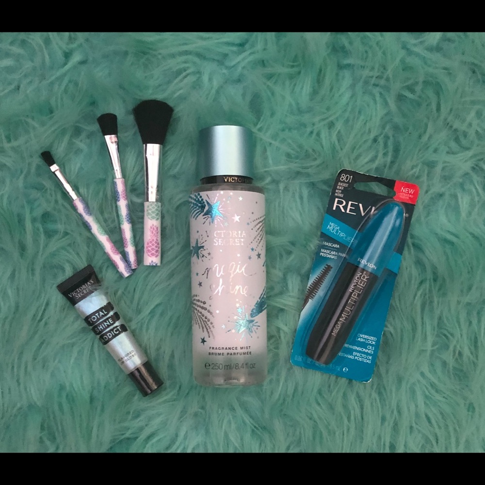 Beauty Bundle (gloss, fragrance, mascara, brushes)